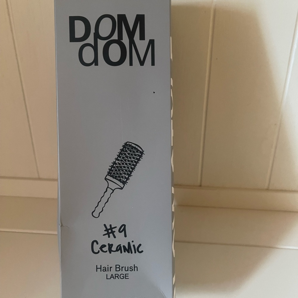 Dom Dom #9 Ceramic Hair Brush, Large 2.55 Barrel, NIB - Picture 5 of 5